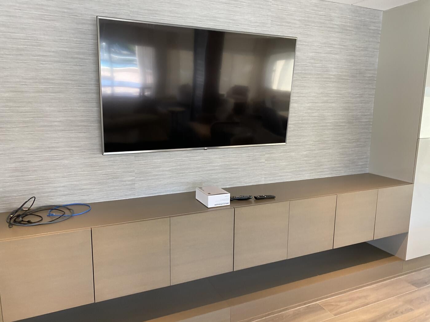 Wall-mounted TV and home AV installation